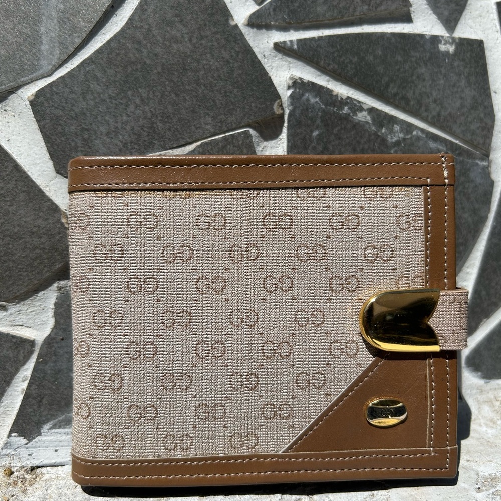 Vintage Gucci wallet